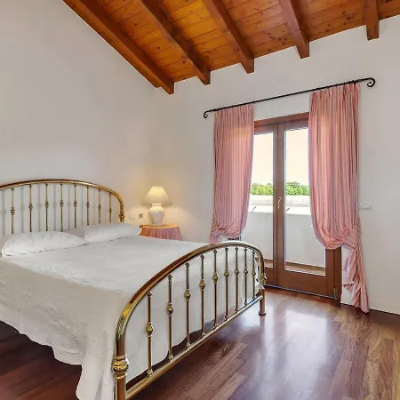 ヴィラ Sleeps 6 With Pool And Air Con Brebbia