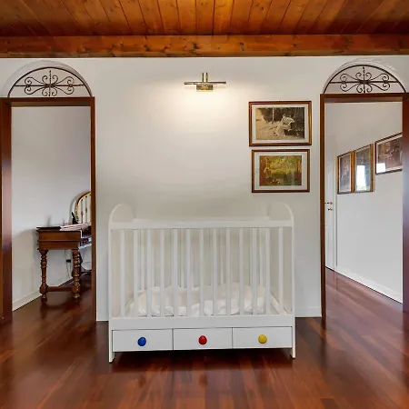 Sleeps 6 With Pool And Air Con ヴィラ Brebbia