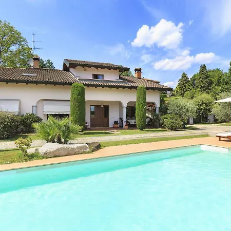 Sleeps 6 With Pool And Air Con * Brebbia