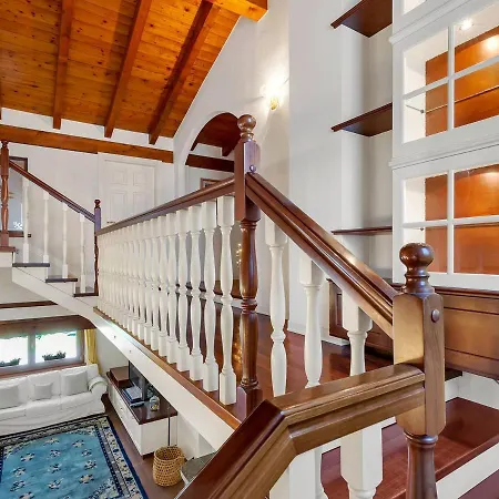 Sleeps 6 With Pool And Air Con *