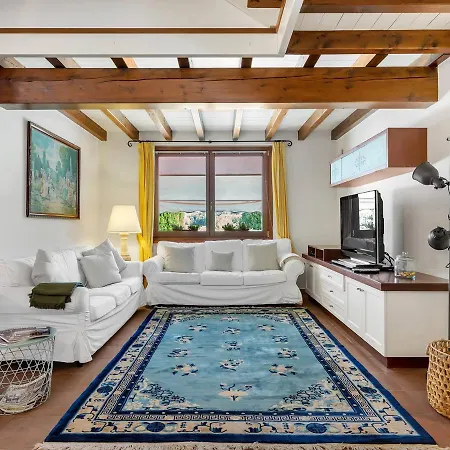 Vila Sleeps 6 With Pool And Air Con Brebbia
