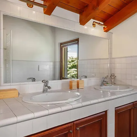 Vila Sleeps 6 With Pool And Air Con Brebbia