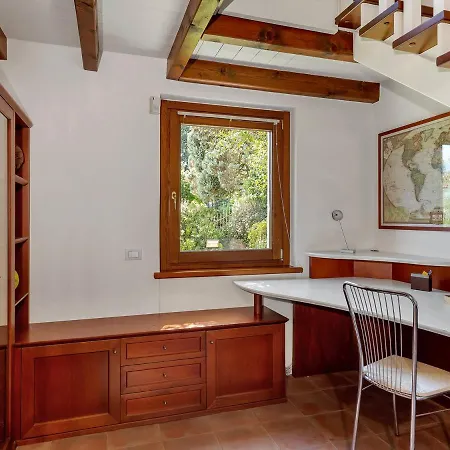 Sleeps 6 With Pool And Air Con Brebbia