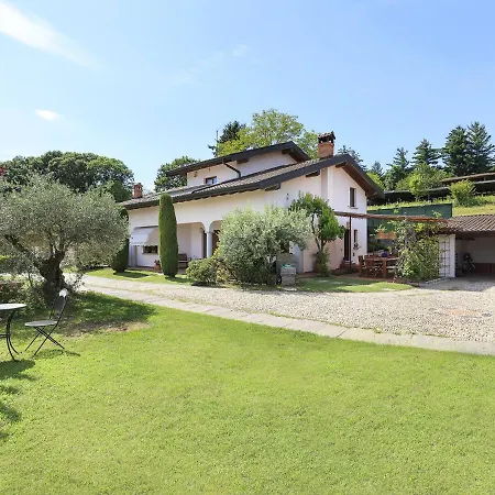 Sleeps 6 With Pool And Air Con Brebbia