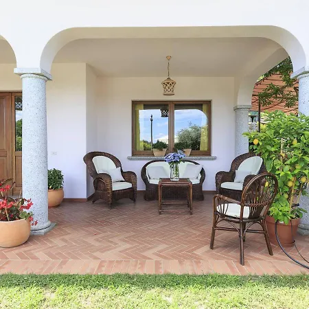 Vila Sleeps 6 With Pool And Air Con Brebbia